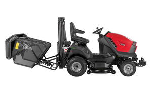 Zahradní traktor Starjet P6 4x4 PRO - boční pohled 3