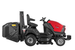 Zahradní traktor Starjet P6 PRO - boční pohled