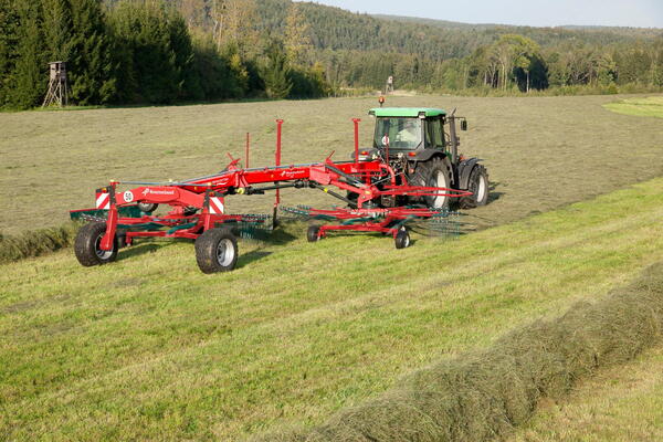 KVERNELAND 9577 S