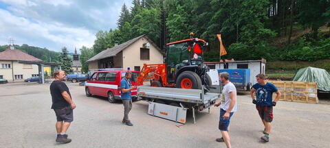 Předání univerzálního traktoru Kubota ST 371 C do obce Červená Voda