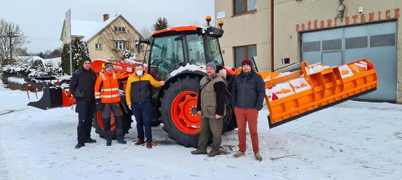 Do Žichlínku jsme předali nový traktor Kubota